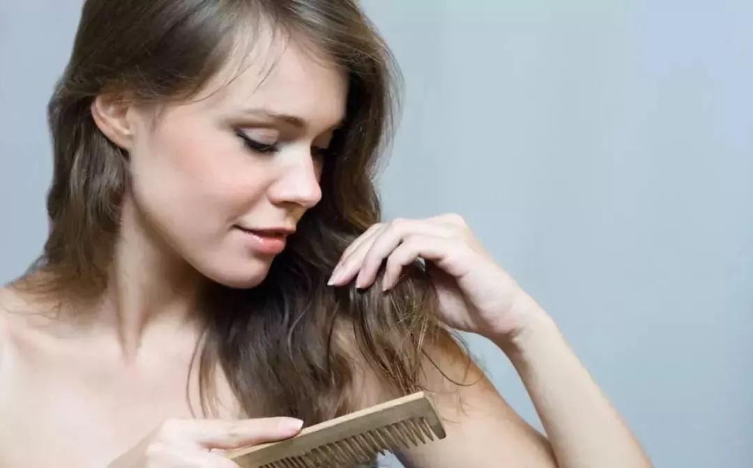 <a href=/zt/yzhsjm target=_blank class=infotextkey>漂亮妈妈</a>月子会所,坐月子可以梳头吗? 漂亮妈妈月子会所,坐月子可以梳头吗?